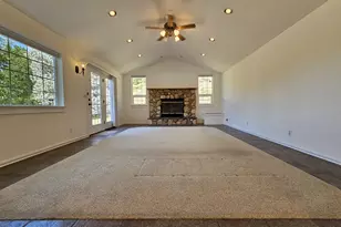 2750 SE Booth Ave, Roseburg, OR 97470 - Photo 7