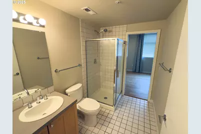 2327 NW Northrup St #8, Portland, OR 97210 - Photo 25