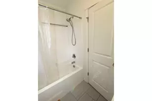 611 SE 142nd Ave, Portland, OR 97233 - Photo 9