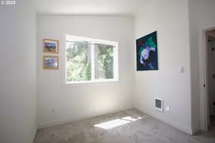 611 SE 142nd Ave, Portland, OR 97233 - Photo 7