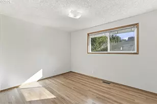 13670 SW 22nd St, Beaverton, OR 97008 - Photo 19
