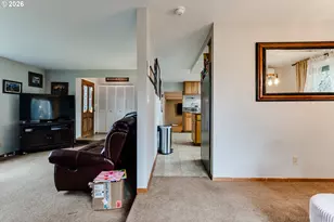 2790 23rd St, Springfield, OR 97477 - Photo 9