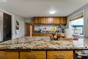 2790 23rd St, Springfield, OR 97477 - Photo 15