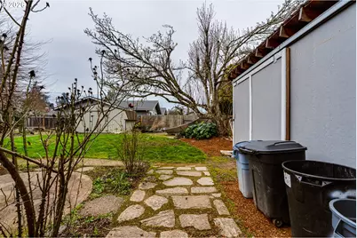 2790 23rd St, Springfield, OR 97477 - Photo 29