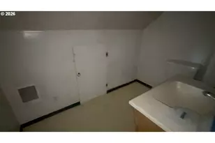 395 36th St, Springfield, OR 97478 - Photo 13