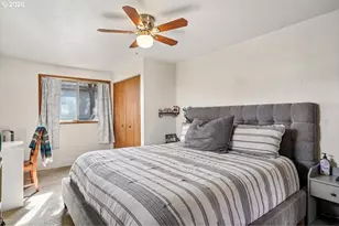 131 N 10th St, Cottage Grove, OR 97424 - Photo 17