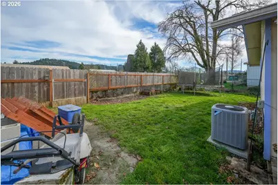 131 N 10th St, Cottage Grove, OR 97424 - Photo 27
