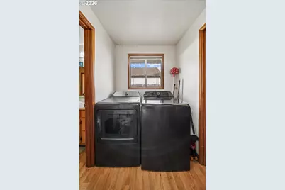 131 N 10th St, Cottage Grove, OR 97424 - Photo 19