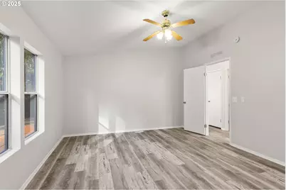 20191 Highway 42, Myrtle Point, OR 97458 - Photo 27