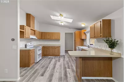 20191 Highway 42, Myrtle Point, OR 97458 - Photo 13