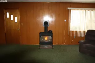 882 NE Rifle Range St, Roseburg, OR 97470 - Photo 7