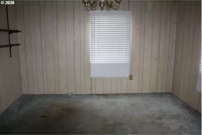 882 NE Rifle Range St, Roseburg, OR 97470 - Photo 5