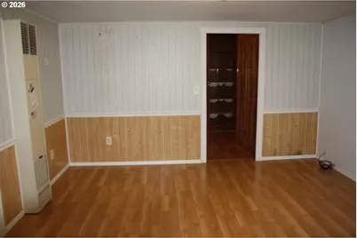 882 NE Rifle Range St, Roseburg, OR 97470 - Photo 11