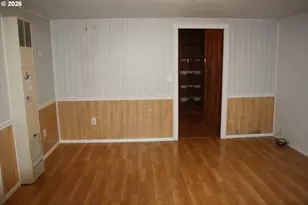 882 NE Rifle Range St, Roseburg, OR 97470 - Photo 11