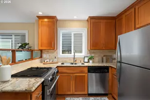 8011 N Foss Ave, Portland, OR 97203 - Photo 11