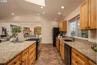 1471 Burns St, West Linn, OR 97068 - Photo 5