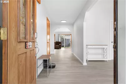 1420 NE Hoffman Dr, McMinnville, OR 97128 - Photo 3