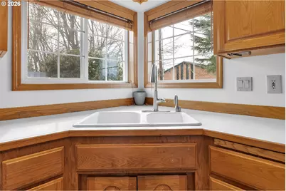 1420 NE Hoffman Dr, McMinnville, OR 97128 - Photo 9