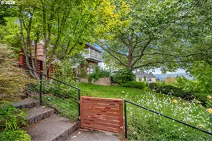 307 SW Hamilton St, Portland, OR 97239 - Photo 39