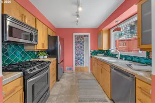 307 SW Hamilton St, Portland, OR 97239 - Photo 15
