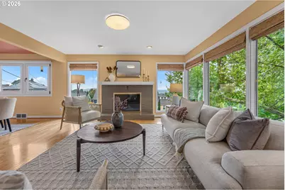 307 SW Hamilton St, Portland, OR 97239 - Photo 5