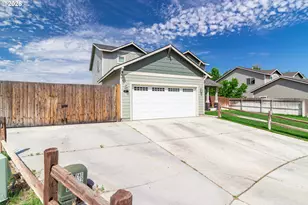 2375 NW Valley View Dr, Hermiston, OR 97838 - Photo 3