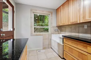 7325 SE Barbara Welch Rd, Portland, OR 97236 - Photo 11
