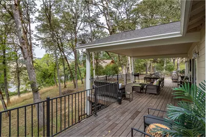 9600 South Bank Dr, Roseburg, OR 97470 - Photo 27