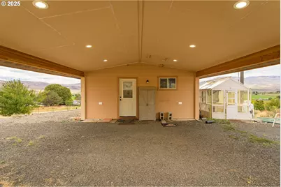 37102 Woods Ln, Richland, OR 97870 - Photo 15