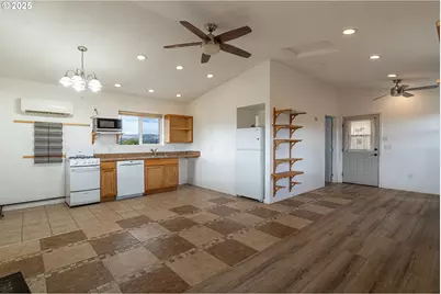 37102 Woods Ln, Richland, OR 97870 - Photo 7