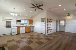 37102 Woods Ln, Richland, OR 97870 - Photo 7