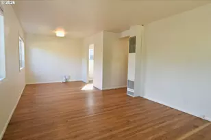 5800 SE Woodstock Blvd, Portland, OR 97206 - Photo 3