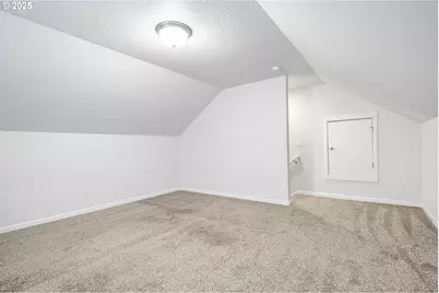 1871 SE Academy St, Dallas, OR 97338 - Photo 17