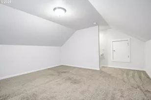 1871 SE Academy St, Dallas, OR 97338 - Photo 17