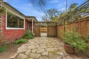 5823 SE Insley St, Portland, OR 97206 - Photo 3