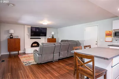 1150 SE 34th Cir, Troutdale, OR 97060 - Photo 9