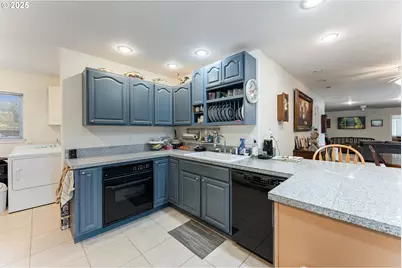 96992 Highway 241, Coos Bay, OR 97420 - Photo 11