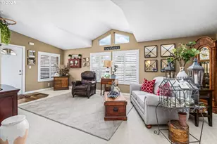 3220 Crescent Ave, Eugene, OR 97408 - Photo 9