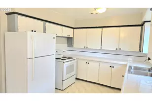 2502 E 27th St, Vancouver, WA 98661 - Photo 9