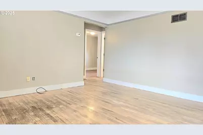 2502 E 27th St, Vancouver, WA 98661 - Photo 5