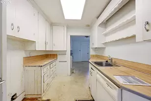 13646 SE Rhine St, Portland, OR 97236 - Photo 3