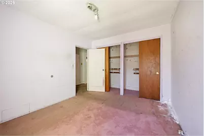 13646 SE Rhine St, Portland, OR 97236 - Photo 9