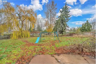 1550 SE 4th St, Gresham, OR 97080 - Photo 5