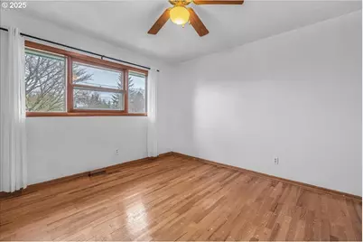 1550 SE 4th St, Gresham, OR 97080 - Photo 23