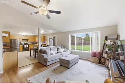 2963 S 7th Pl, Lebanon, OR 97355 - Photo 9