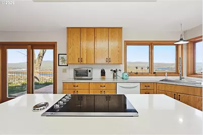 915 E 18th St, The Dalles, OR 97058 - Photo 23