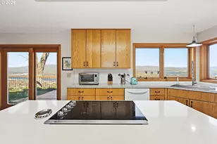 915 E 18th St, The Dalles, OR 97058 - Photo 23