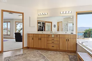 915 E 18th St, The Dalles, OR 97058 - Photo 35