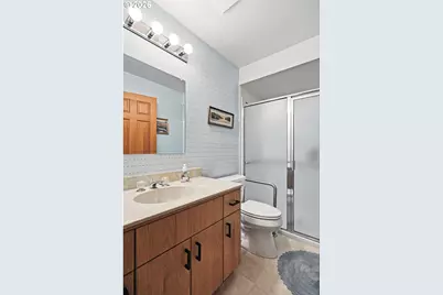 915 E 18th St, The Dalles, OR 97058 - Photo 45