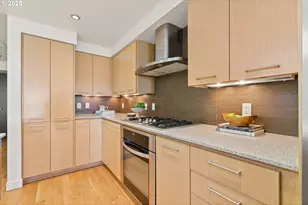 1310 NW Naito Pkwy, Portland, OR 97209 - Photo 15